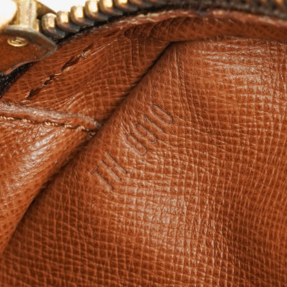 Louis Vuitton Jeune Fille MM Crossbody-Tasche aus Monogram Canvas