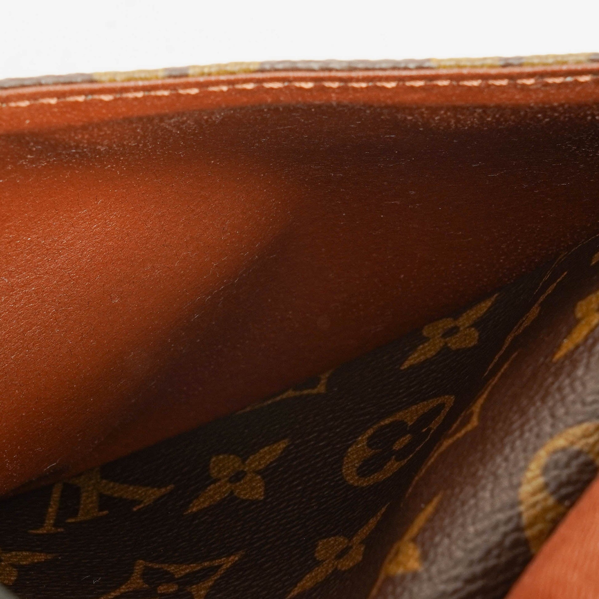 Louis Vuitton Jeune Fille PM Crossbody-Tasche aus Monogram Canvas