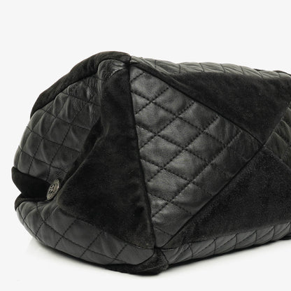 Chanel Patchwork Beuteltasche aus Leder und Wildleder