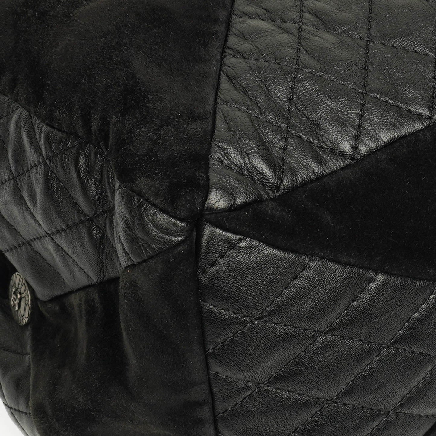 Chanel Patchwork Beuteltasche aus Leder und Wildleder