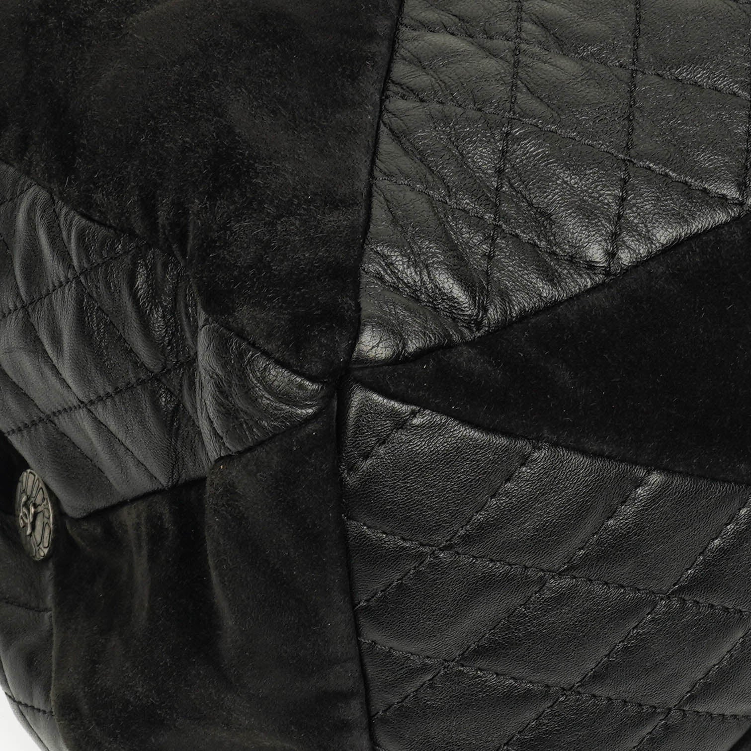 Chanel Patchwork Beuteltasche aus Leder und Wildleder