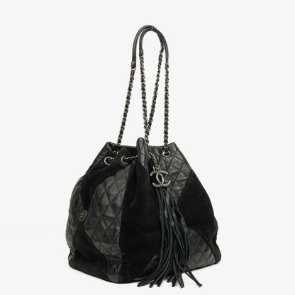 Chanel Patchwork Beuteltasche aus Leder und Wildleder