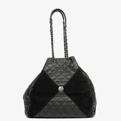 Chanel Patchwork Beuteltasche aus Leder und Wildleder