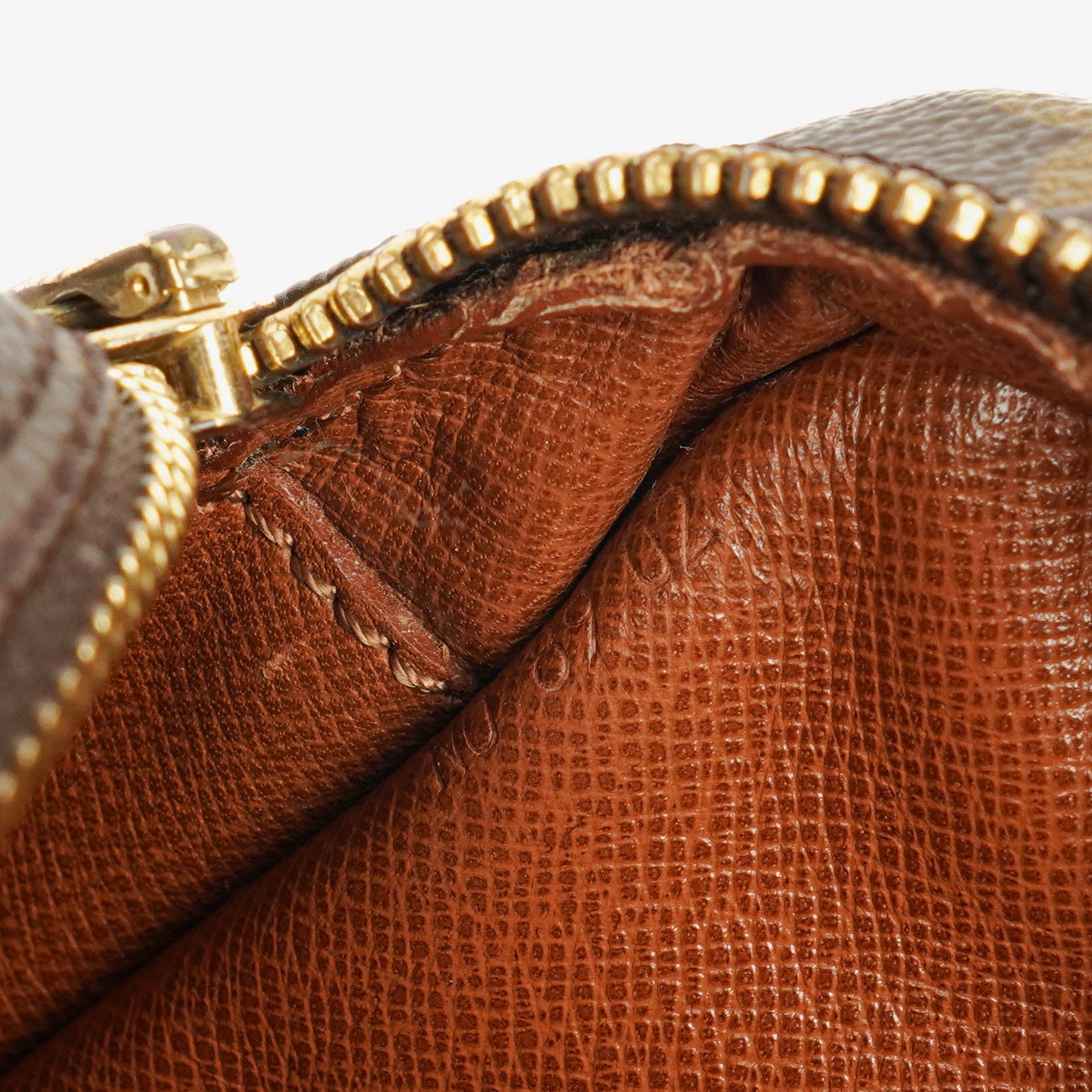 Louis Vuitton Trocadero 23 aus Monogram Canvas