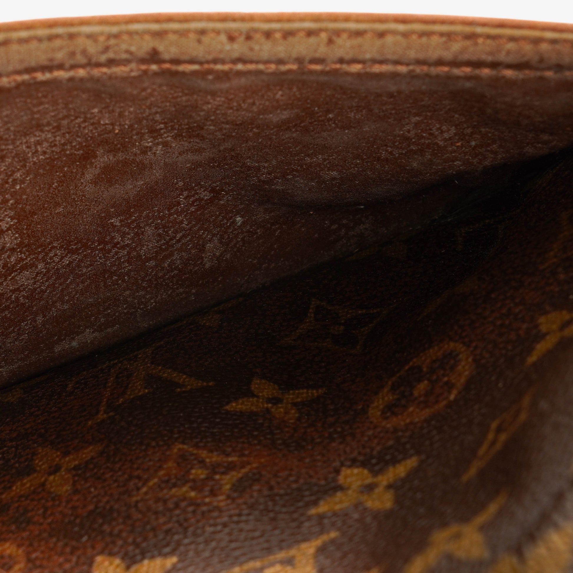 Louis Vuitton Trocadero 23 aus Monogram Canvas