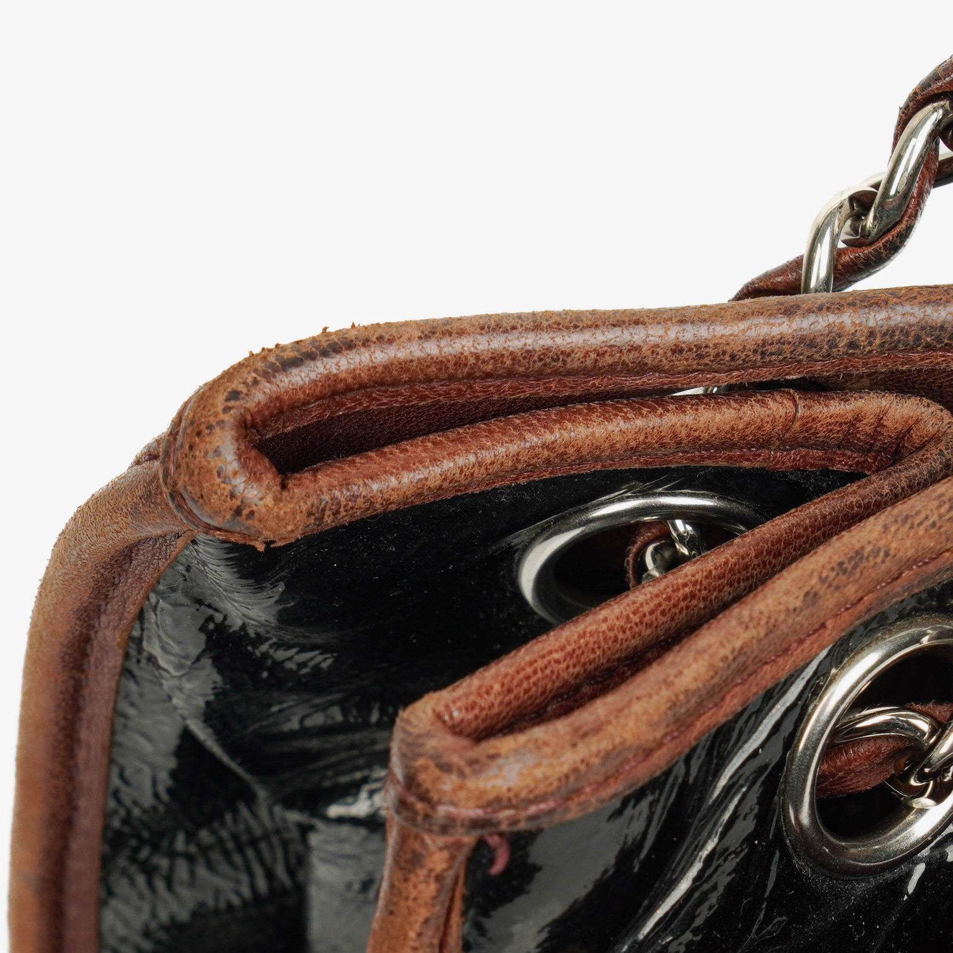 Chanel Chocolate Bar gesteppte Tote aus Lackleder