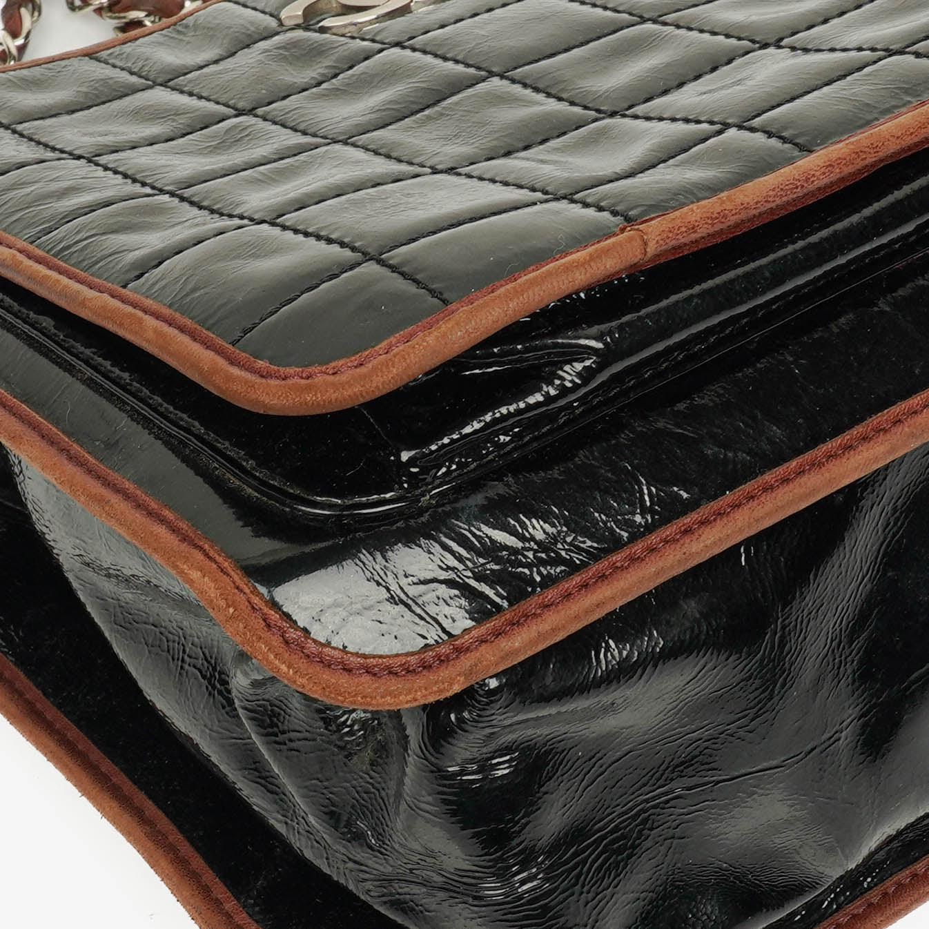Chanel Chocolate Bar gesteppte Tote aus Lackleder