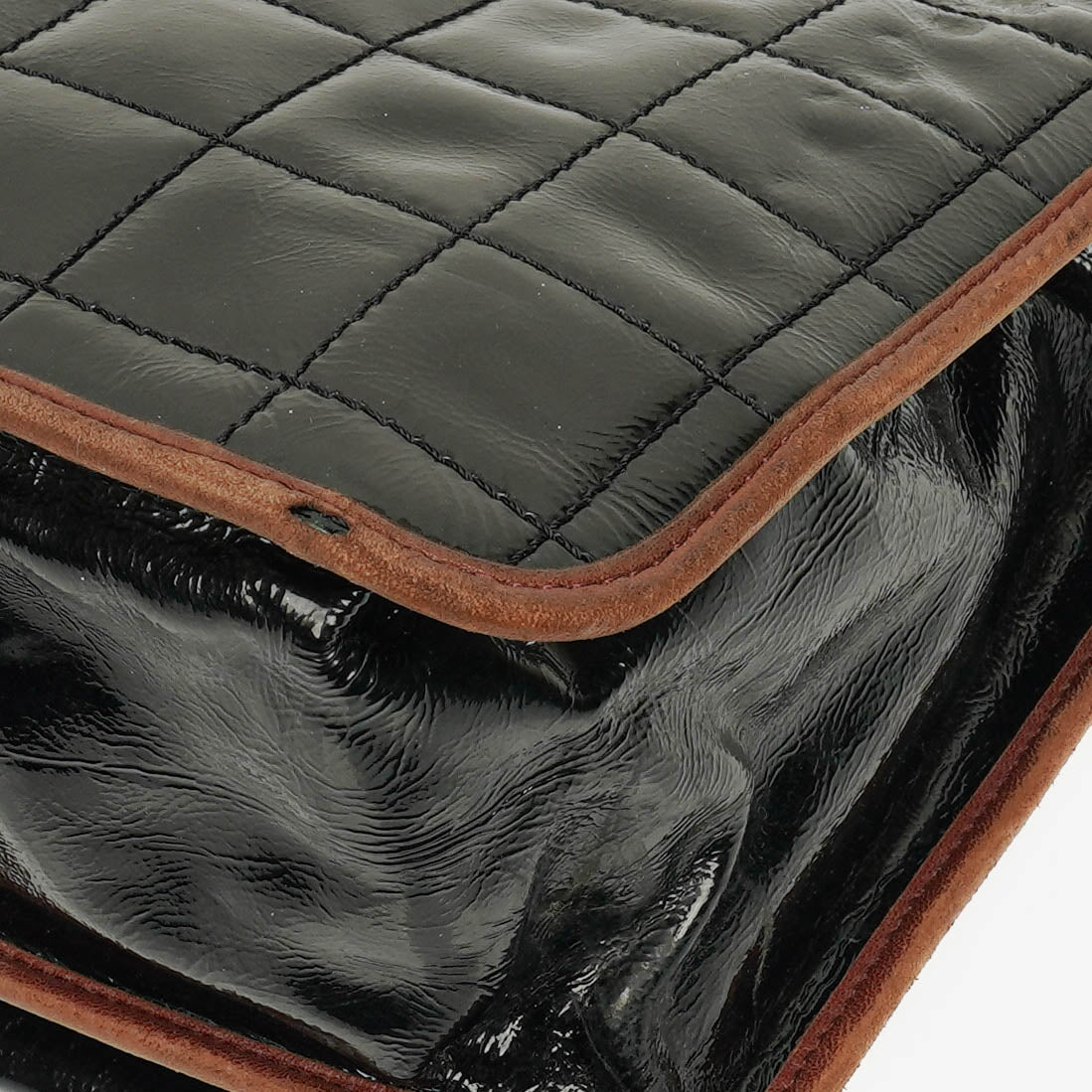Chanel Chocolate Bar gesteppte Tote aus Lackleder