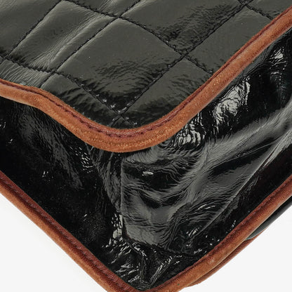 Chanel Chocolate Bar gesteppte Tote aus Lackleder
