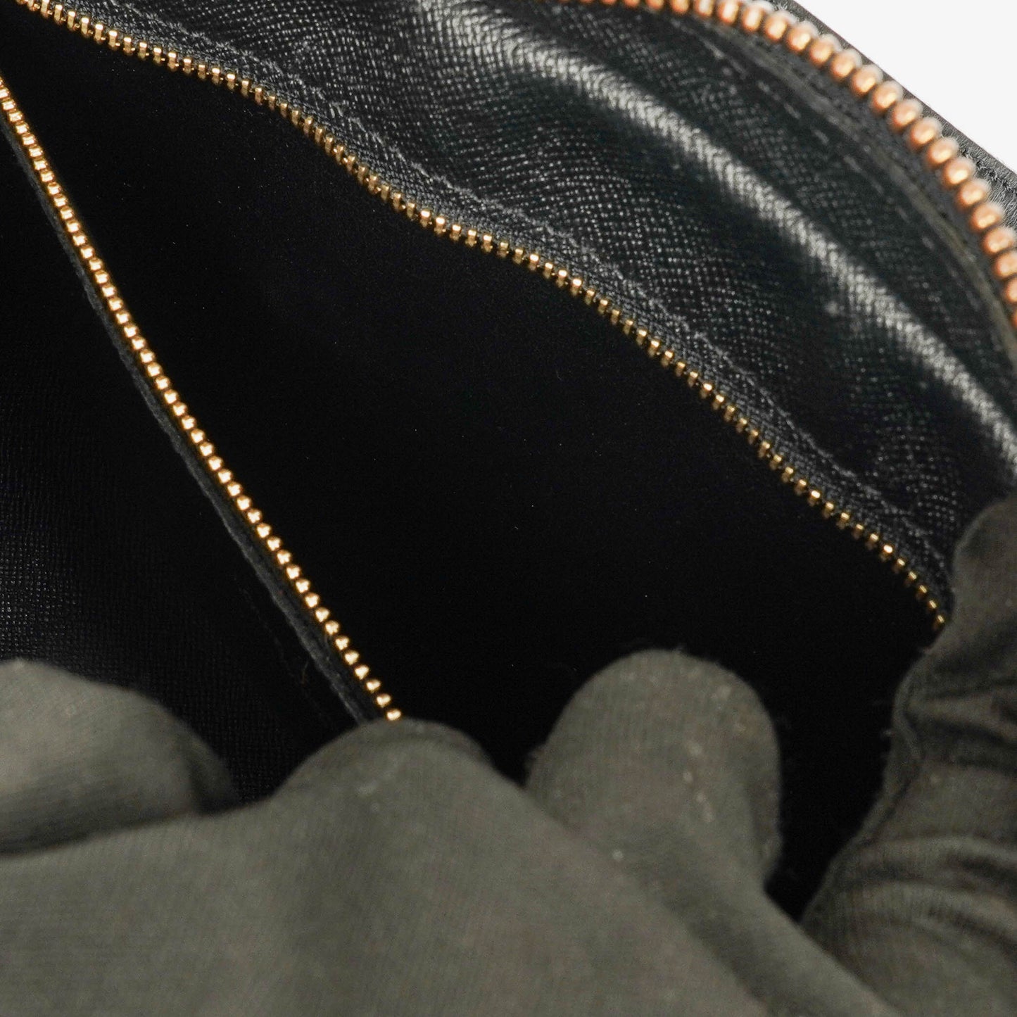 Louis Vuitton Jeune Fille MM Crossbody-Tasche aus schwarzem Epi Leder