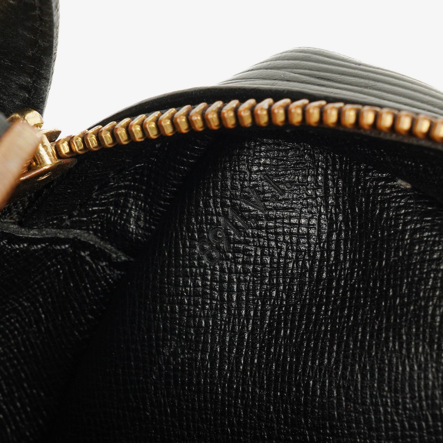 Louis Vuitton Jeune Fille MM Crossbody-Tasche aus schwarzem Epi Leder