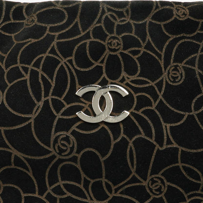 Chanel Camellia Schultertasche aus Wildleder mit Kettenprägung