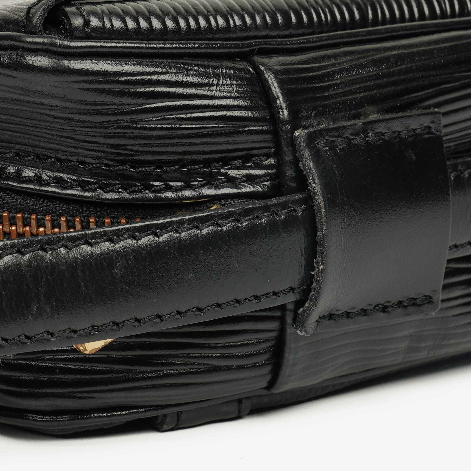 Louis Vuitton Jeune Fille MM Crossbody-Tasche aus schwarzem Epi Leder