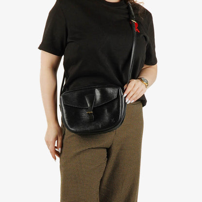 Louis Vuitton Jeune Fille MM Crossbody-Tasche aus schwarzem Epi Leder