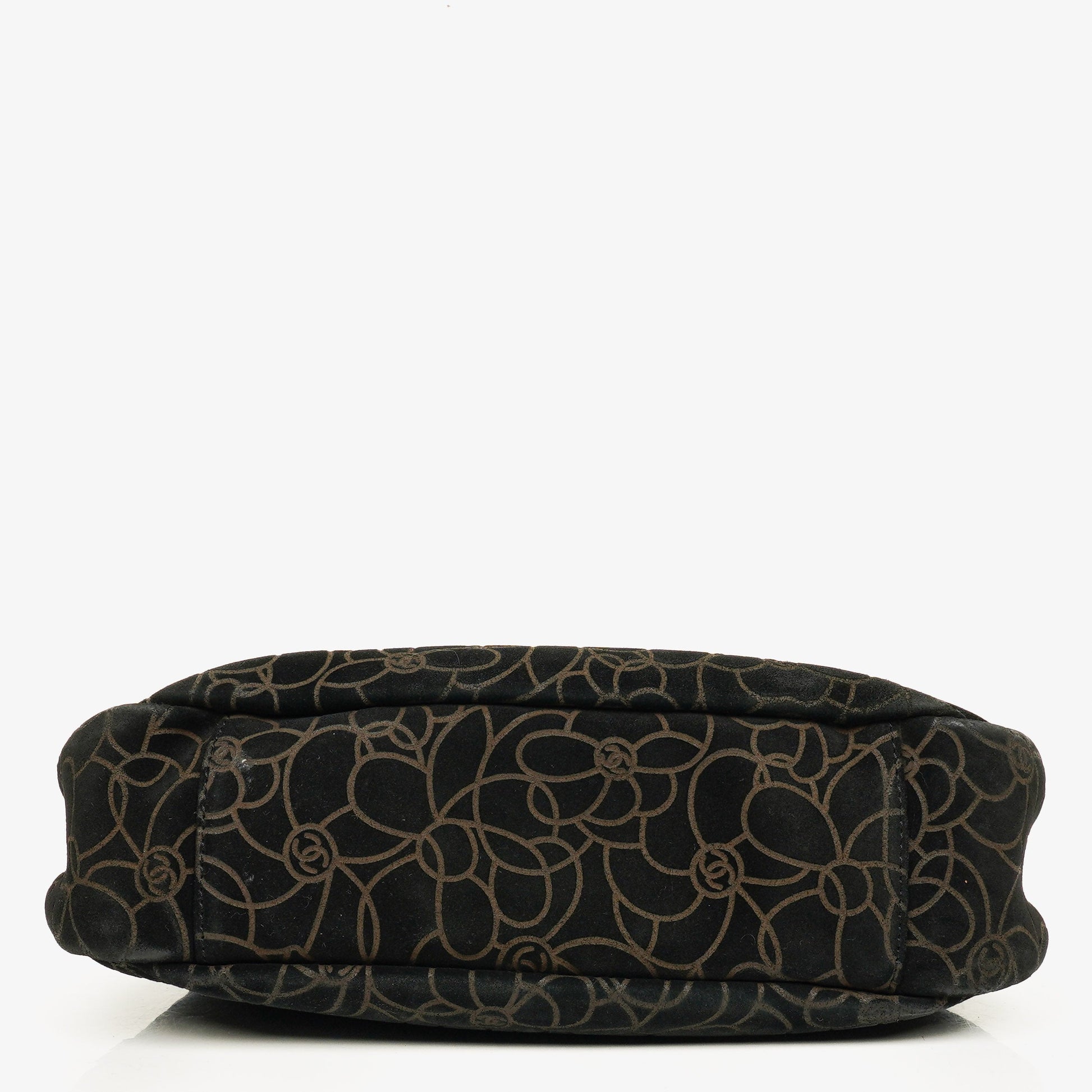 Chanel Camellia Schultertasche aus Wildleder mit Kettenprägung