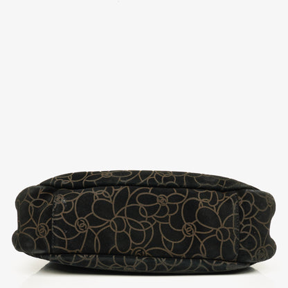 Chanel Camellia Schultertasche aus Wildleder mit Kettenprägung