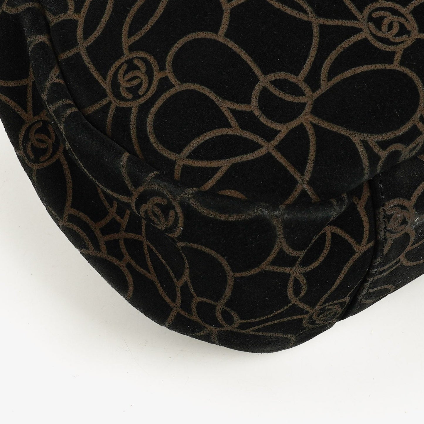 Chanel Camellia Schultertasche aus Wildleder mit Kettenprägung