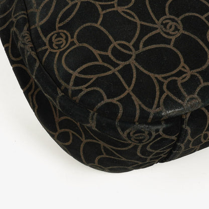 Chanel Camellia Schultertasche aus Wildleder mit Kettenprägung