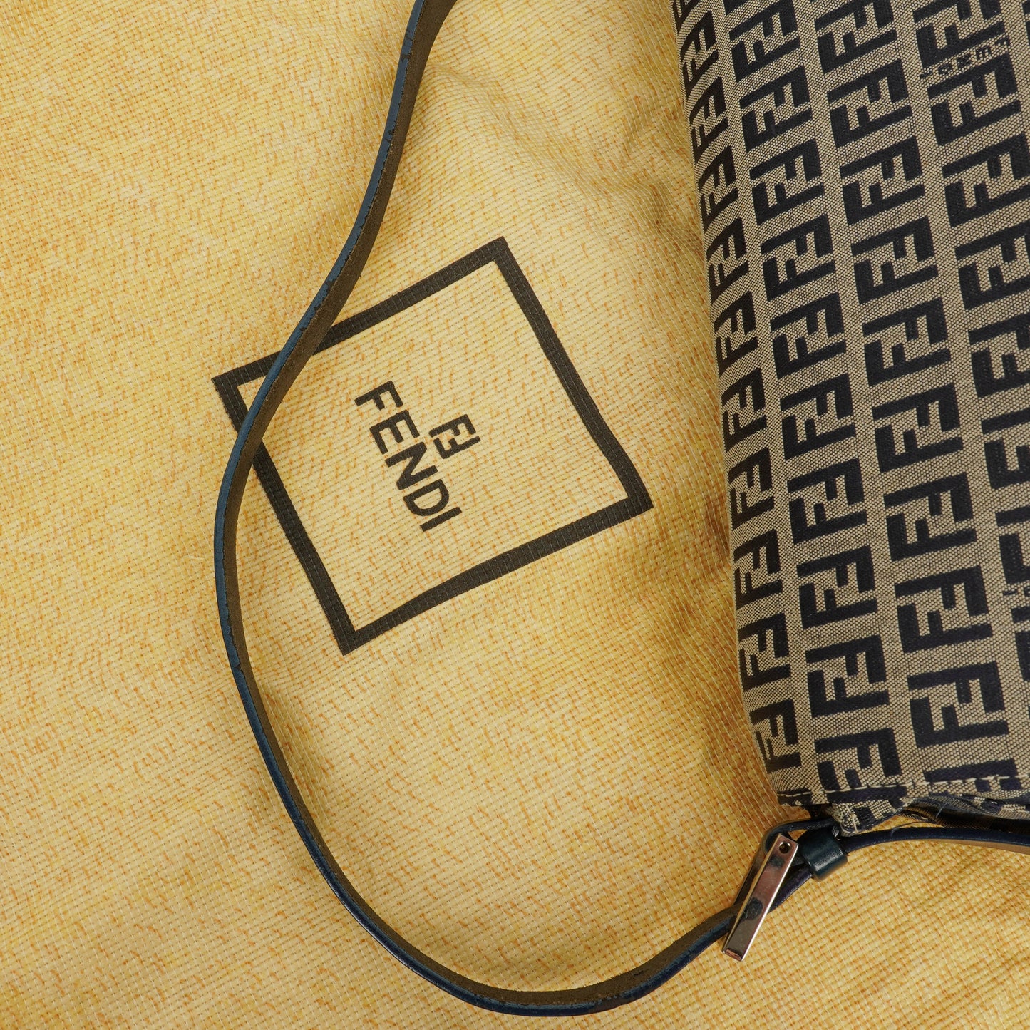 Fendi Mamma Baguette Schultertasche