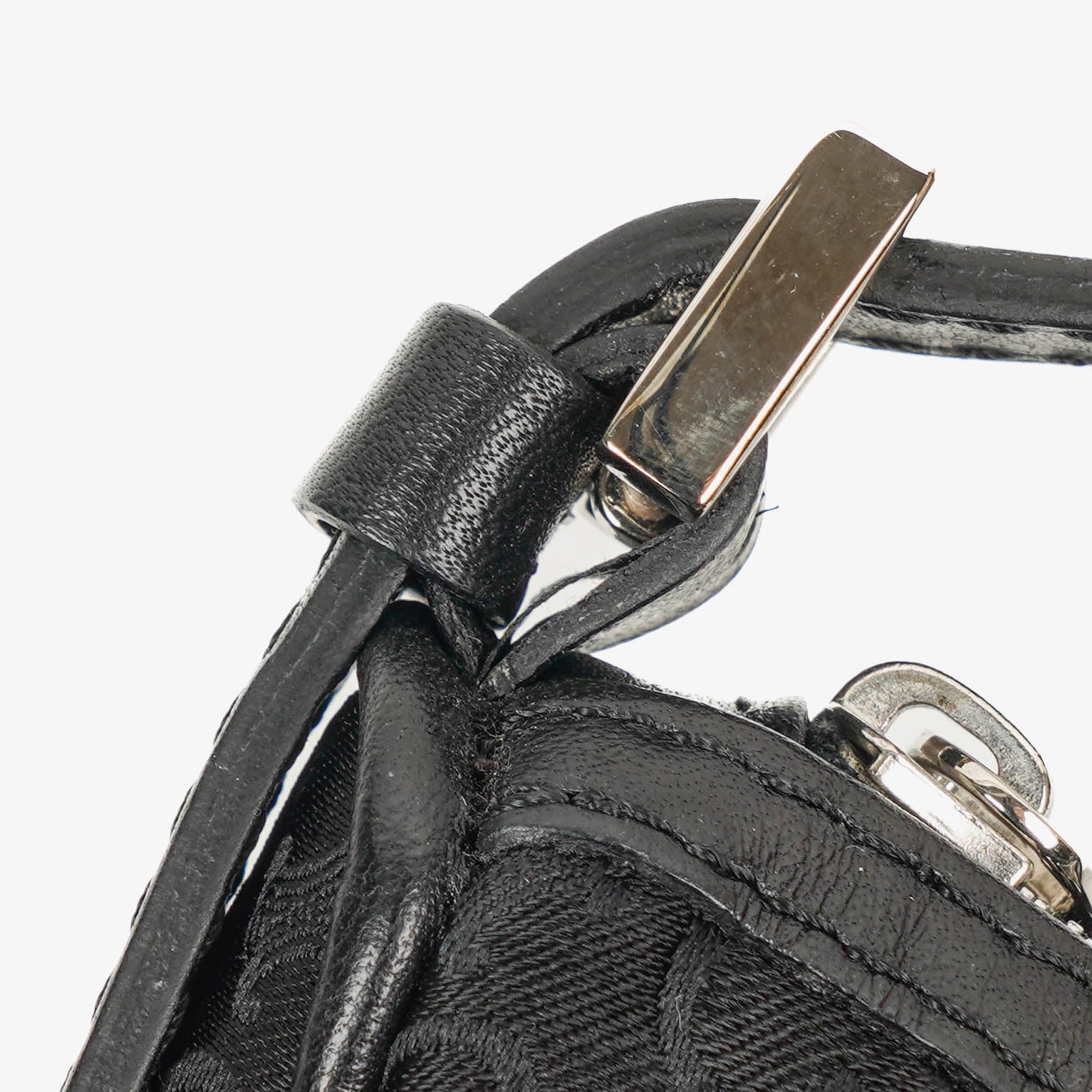 Celine C Macadam Schultertasche aus schwarzem Satin
