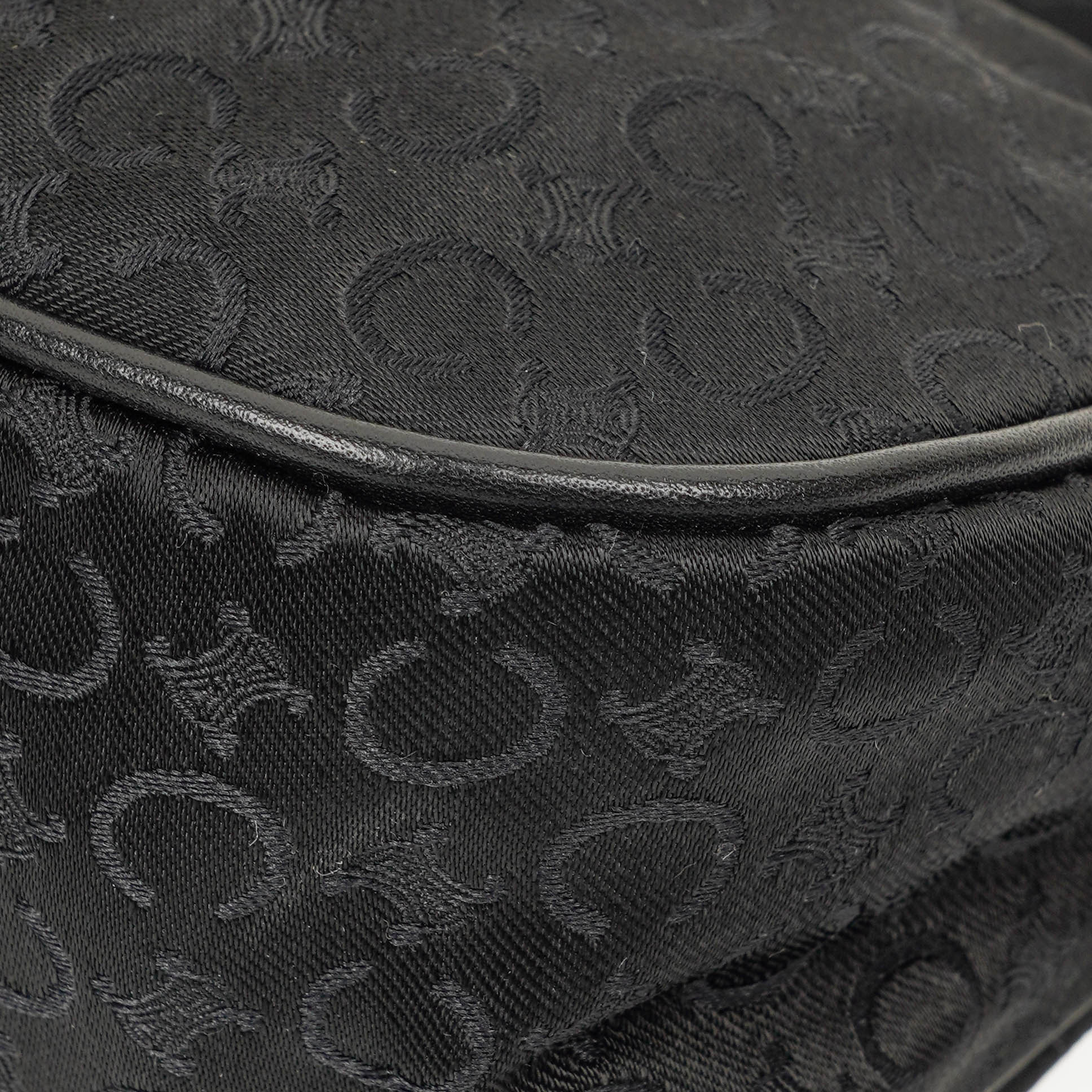 Celine C Macadam Schultertasche aus schwarzem Satin