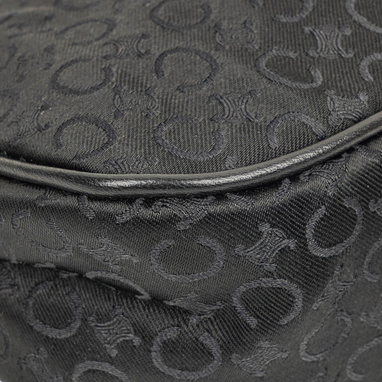 Celine C Macadam Schultertasche aus schwarzem Satin