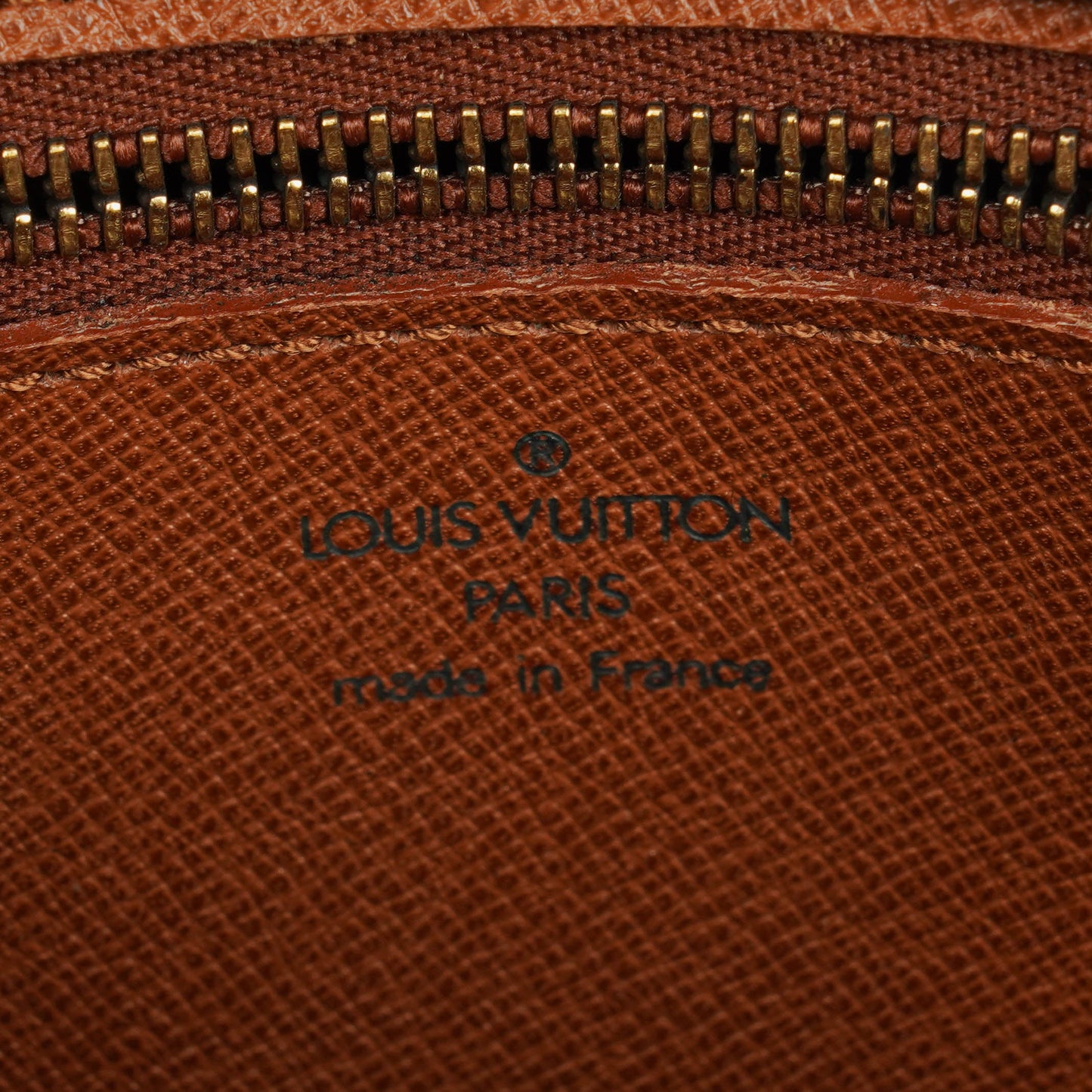 Louis Vuitton Jeune Fille MM Umhängetasche aus Monogram Canvas