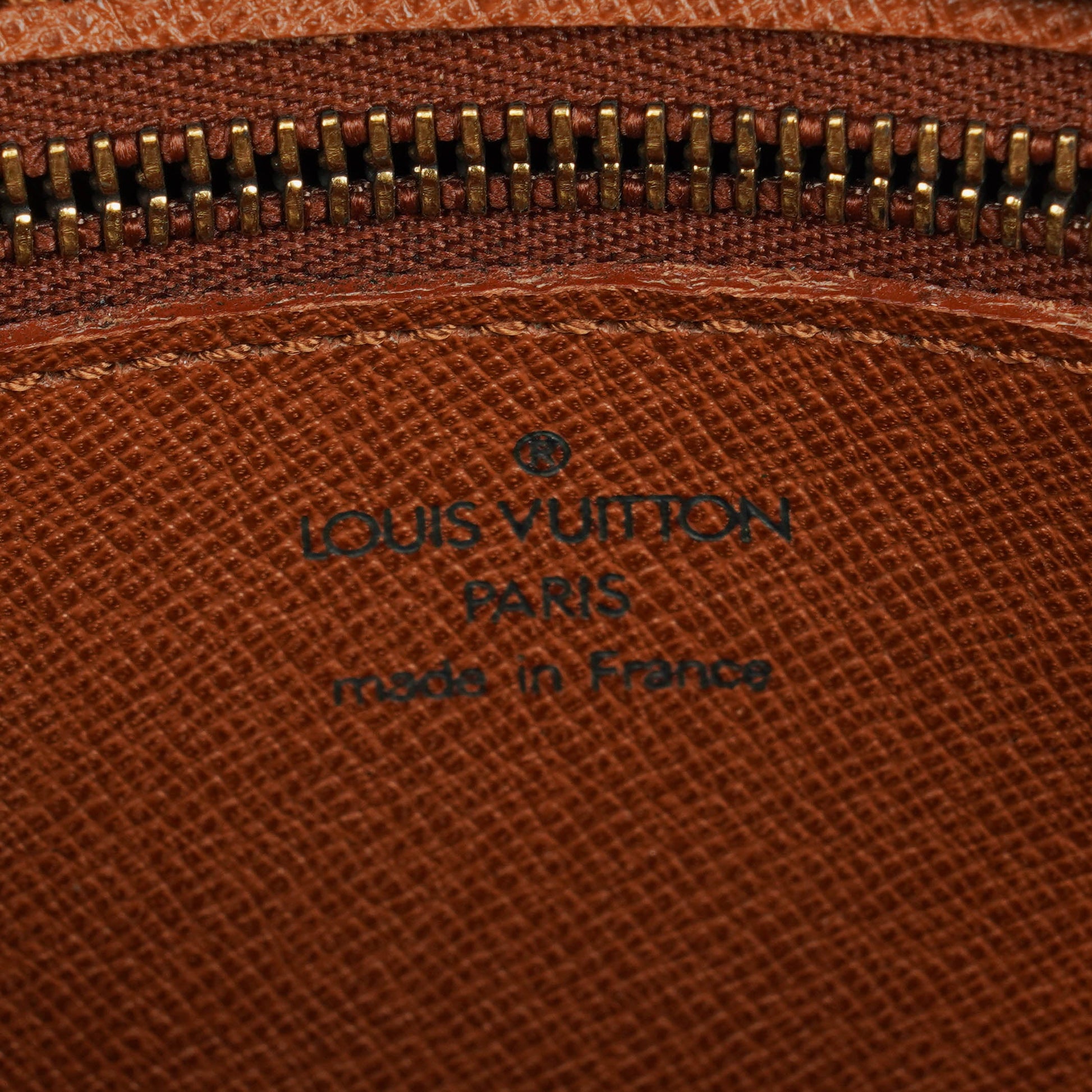 Louis Vuitton Jeune Fille MM Umhängetasche aus Monogram Canvas