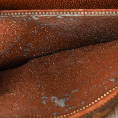 Louis Vuitton Jeune Fille MM Umhängetasche aus Monogram Canvas