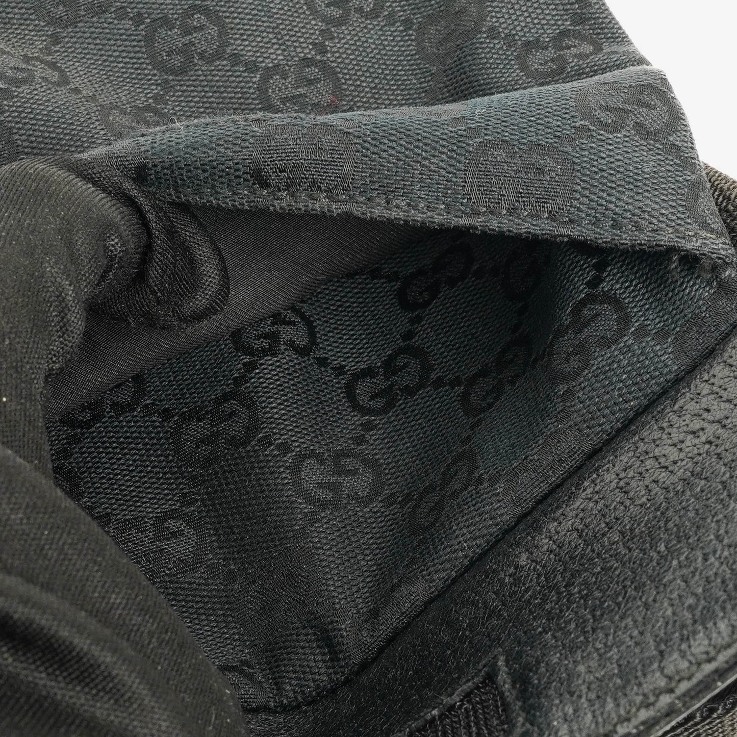 Gucci GG Monogram Canvas Gürteltasche
