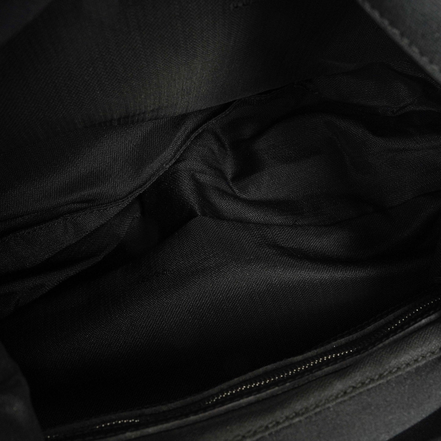 Fendi Mamma Baguette Schultertasche aus schwarzem Neopren