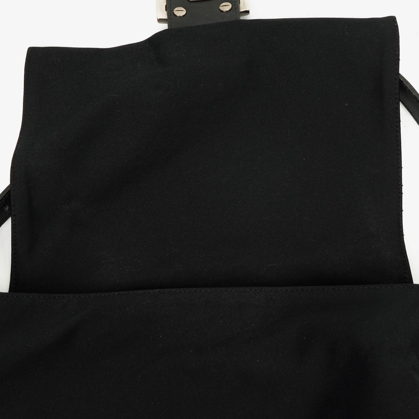 Fendi Mamma Baguette Schultertasche aus schwarzem Neopren