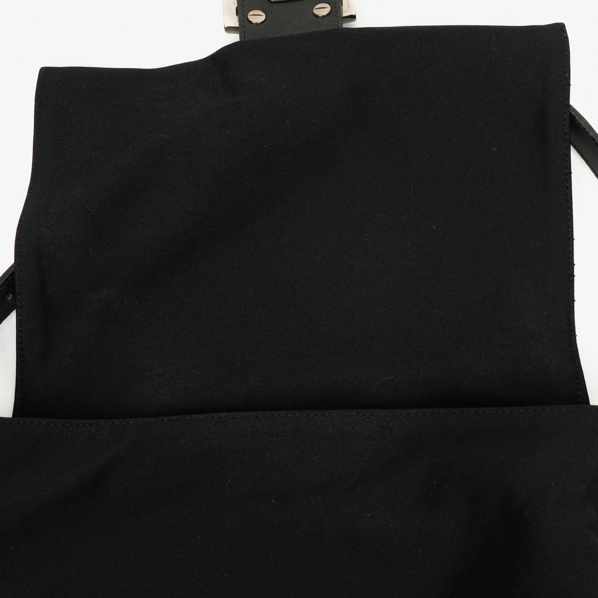 Fendi Mamma Baguette Schultertasche aus schwarzem Neopren
