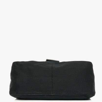 Fendi Mamma Baguette Schultertasche aus schwarzem Neopren