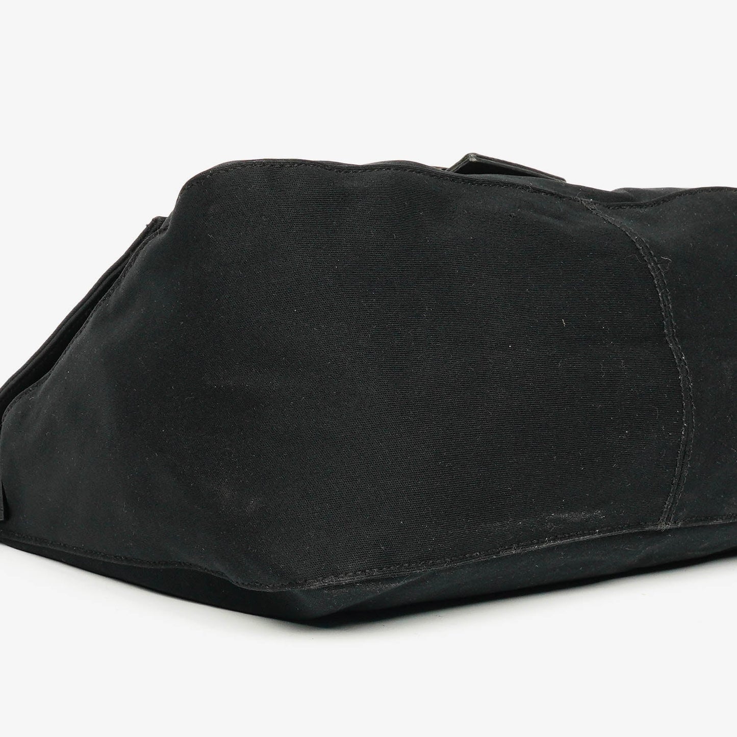 Fendi Mamma Baguette Schultertasche aus schwarzem Neopren