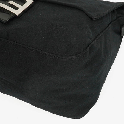 Fendi Mamma Baguette Schultertasche aus schwarzem Neopren