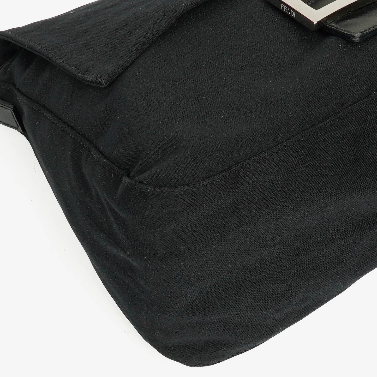 Fendi Mamma Baguette Schultertasche aus schwarzem Neopren