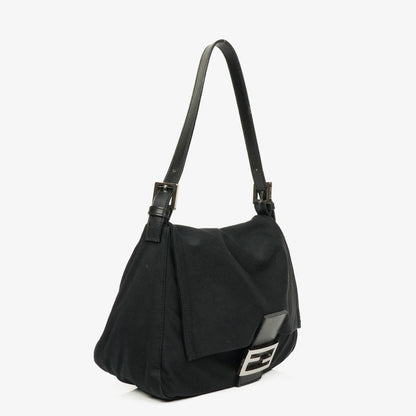 Fendi Mamma Baguette Schultertasche aus schwarzem Neopren