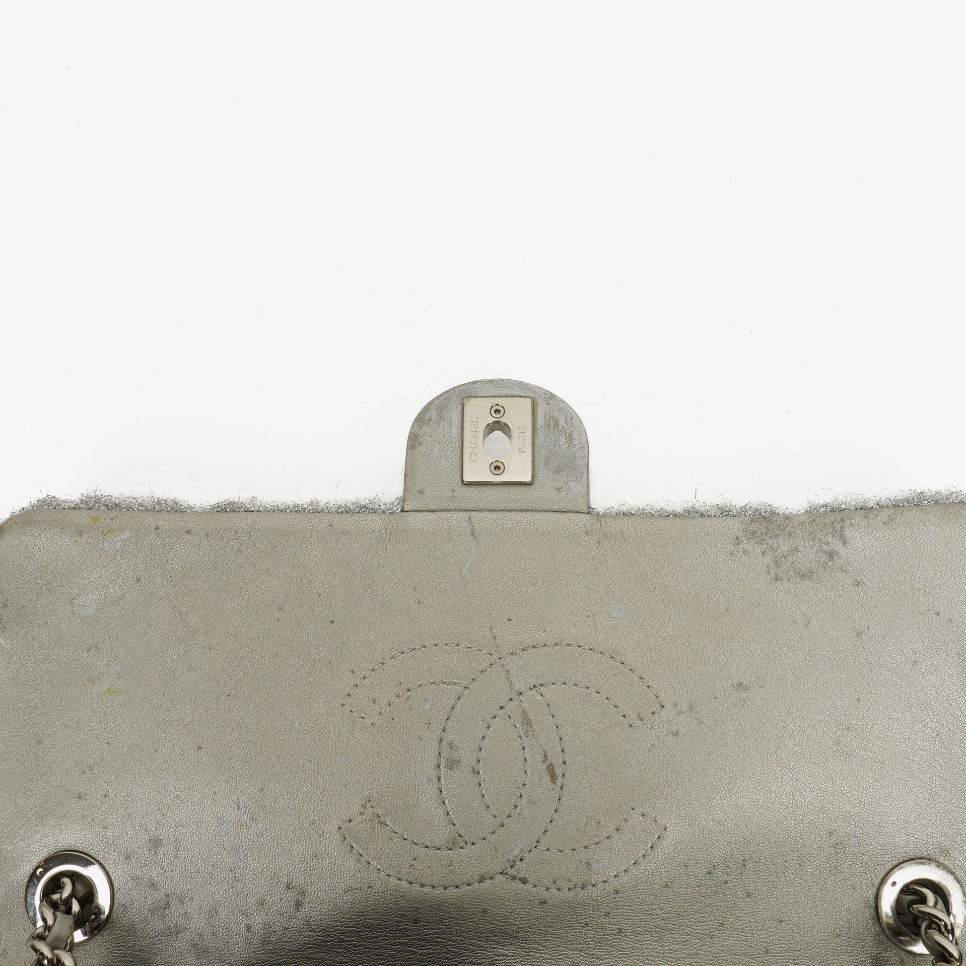 Chanel Medium Flap Bag aus silbernem gestepptem Knit Pluto Glitter