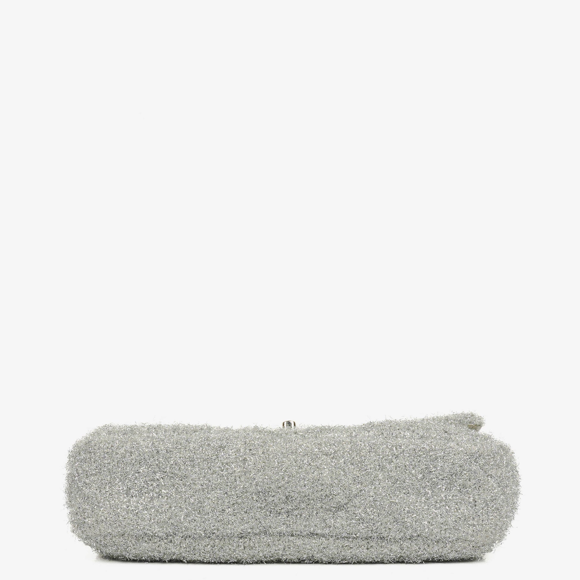 Chanel Medium Flap Bag aus silbernem gestepptem Knit Pluto Glitter