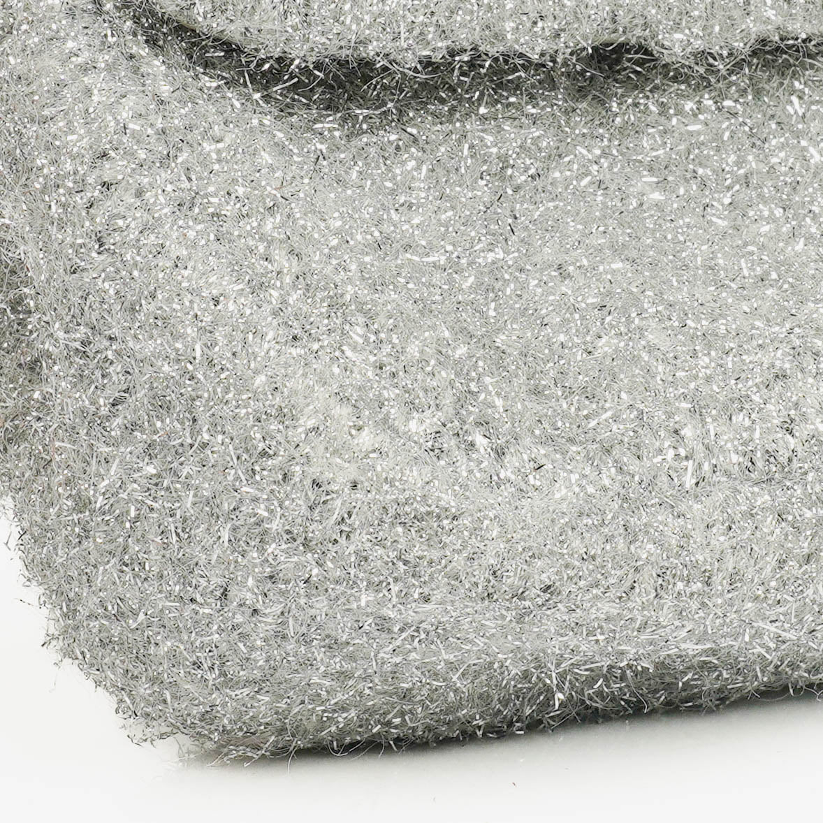 Chanel Medium Flap Bag aus silbernem gestepptem Knit Pluto Glitter