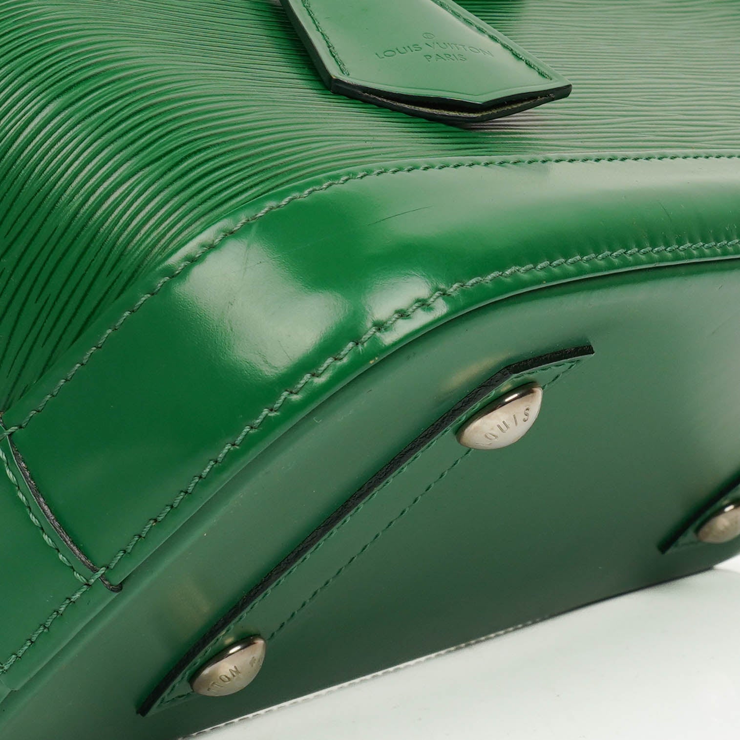 Louis Vuitton Alma PM Handtasche aus grünem Epi-Leder