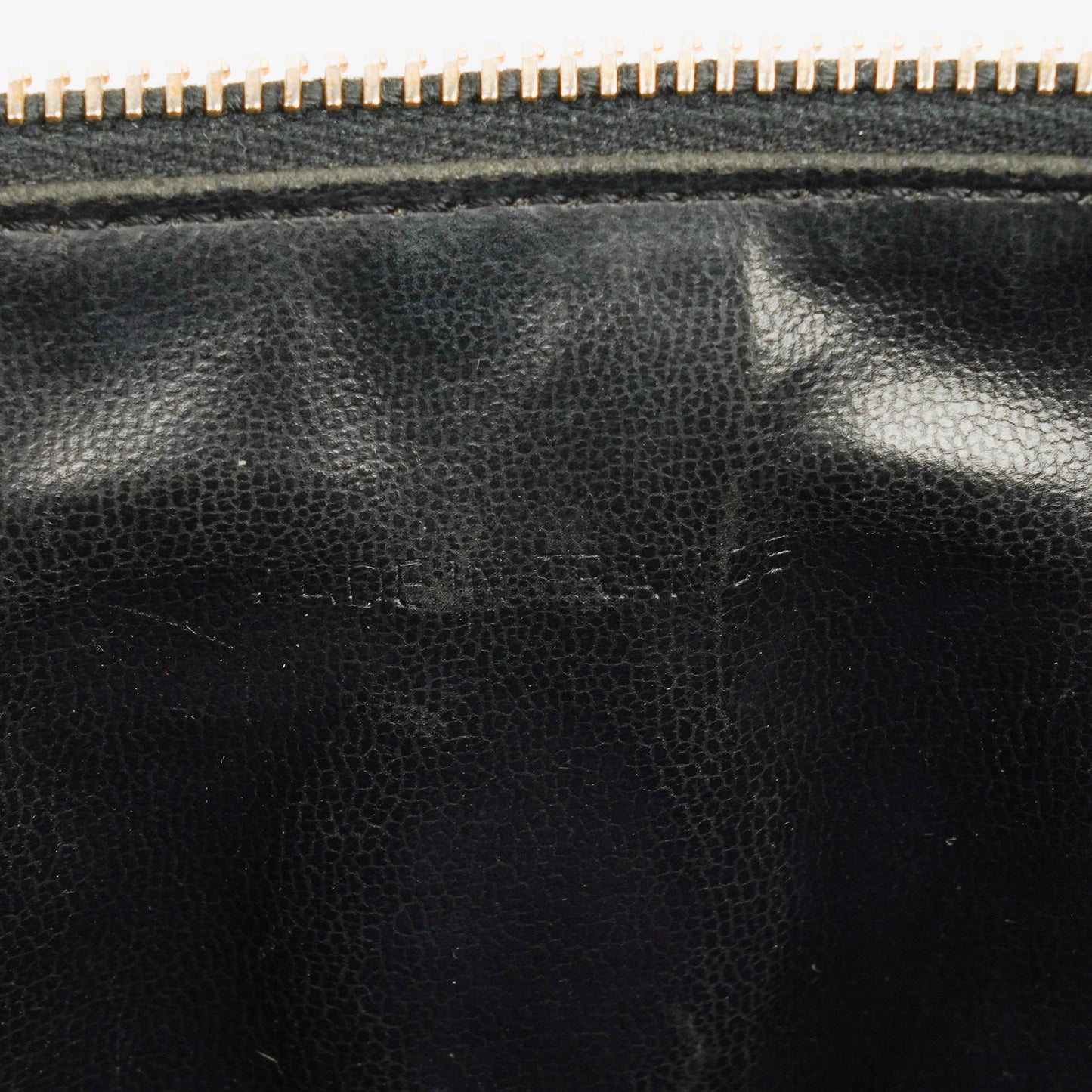 Chanel Vanity Case aus schwarzem Caviar-Leder