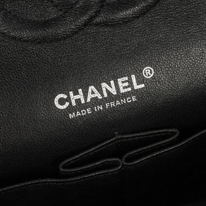 Chanel Timeless Classic Double Flap Tasche aus gestreiftem Lackleder mit silberfarbenen Beschlägen