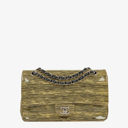 Chanel Timeless Classic Double Flap Tasche aus gestreiftem Lackleder mit silberfarbenen Beschlägen