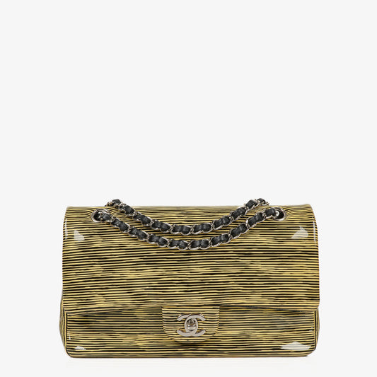 Chanel Timeless Classic Double Flap Tasche aus gestreiftem Lackleder mit silberfarbenen Beschlägen