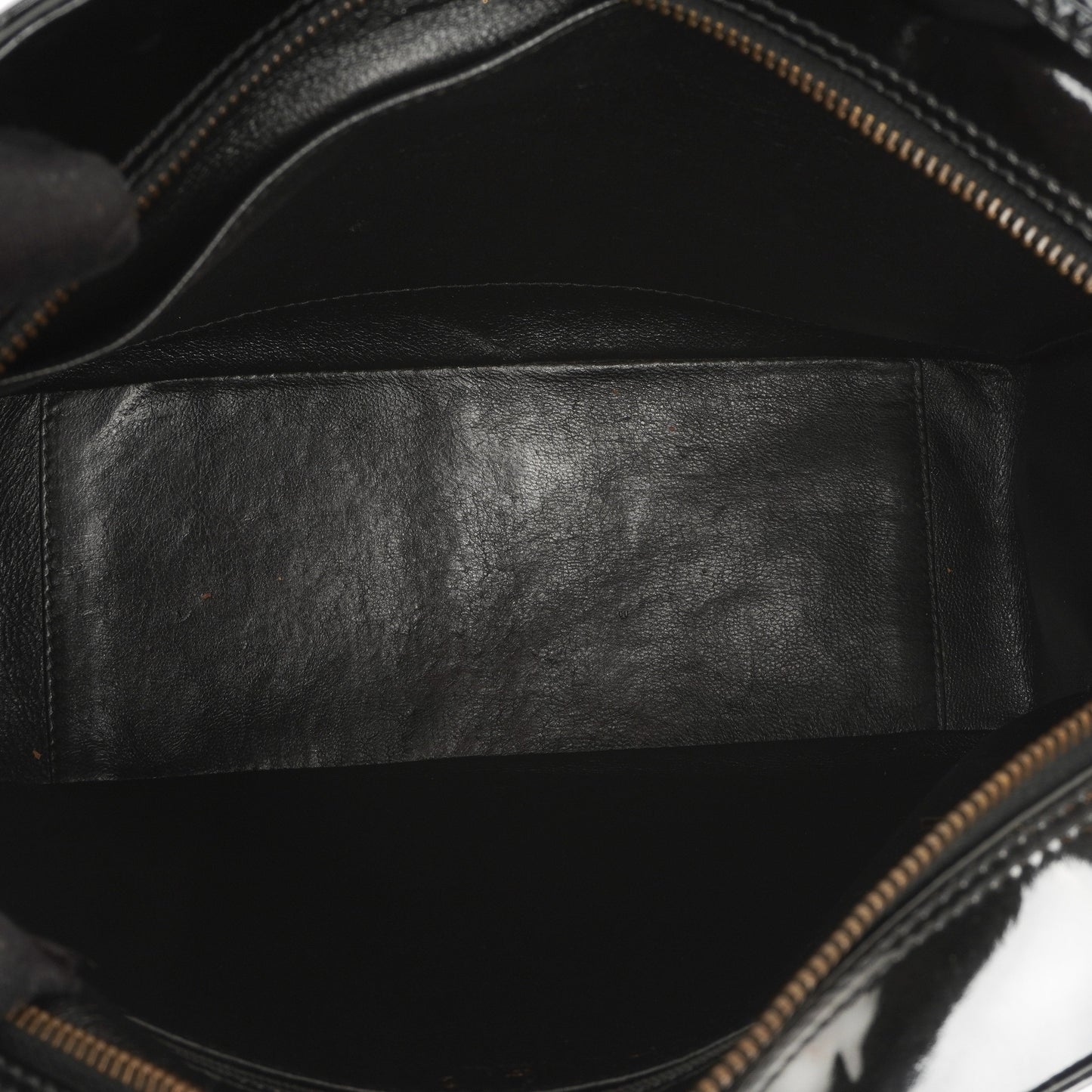 Chanel Diamond Stitch Schultertasche aus schwarzem gestepptem Lackleder