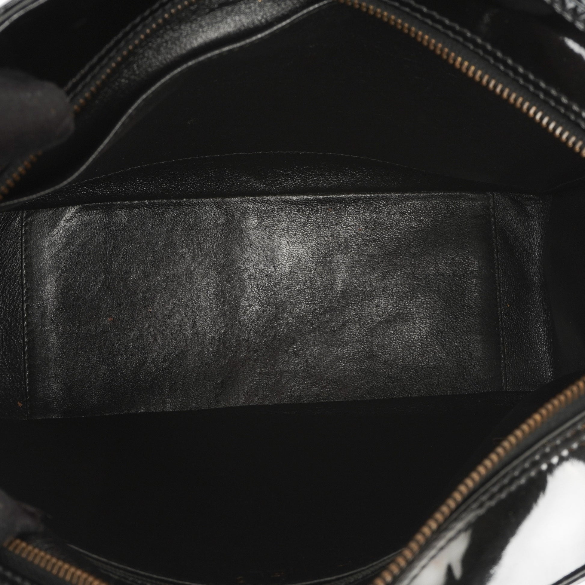 Chanel Diamond Stitch Schultertasche aus schwarzem gestepptem Lackleder