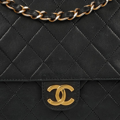 Chanel Kleine Classic Single Flap Tasche aus schwarzem gestepptem Lammleder mit 24K vergoldeten Beschlägen