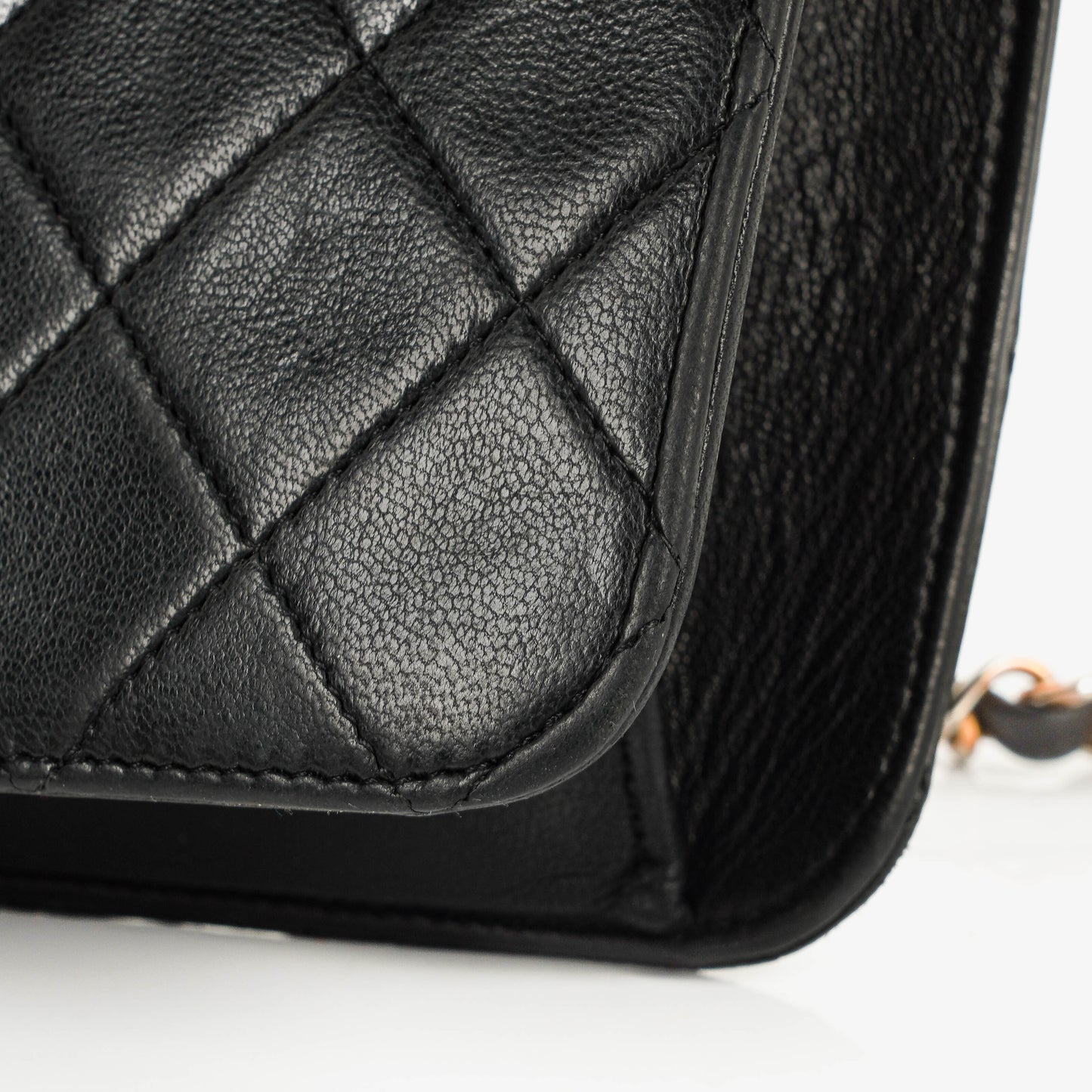 Chanel Kleine Classic Single Flap Tasche aus schwarzem gestepptem Lammleder mit 24K vergoldeten Beschlägen